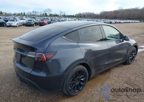 2021 Tesla Model Y Long Range Dual Motor All-Wheel Drive z USA, uszkodzony, nr VIN 5YJYGAEE5MF201182